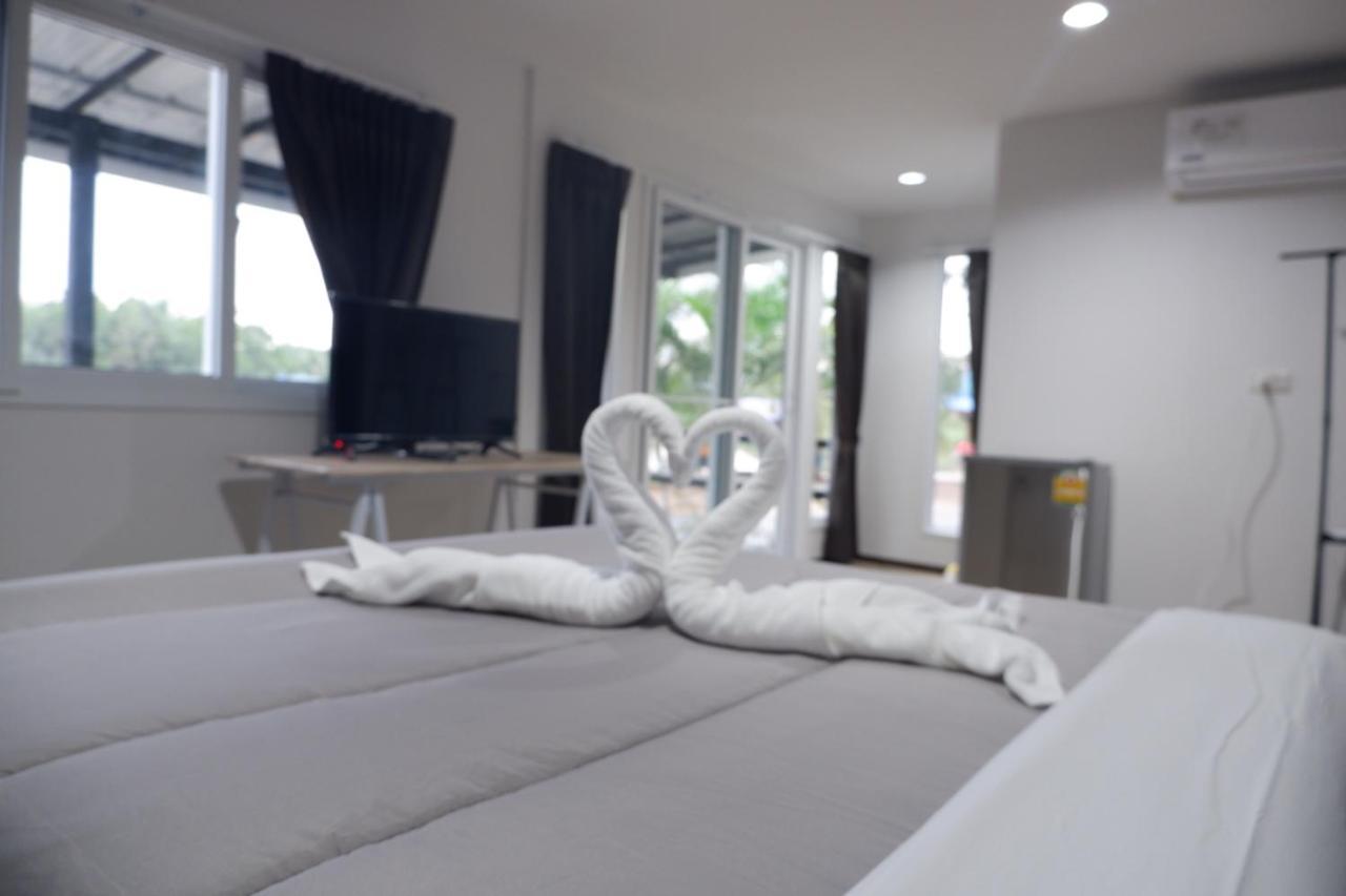 Baantia Chomtawan Bed and Breakfast Surat Thani Buitenkant foto